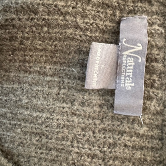 Natural reflections v neck dark green ribbed sweater size large like new - Picture 4 of 5